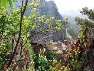 L’ermitage Hyonam du mont Jangsu